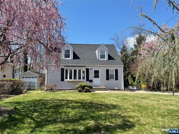 55 Browning Avenue, TENAFLY, NJ 07670