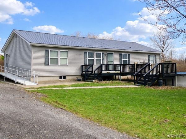 8983 Center Street, Holland, NY 14080