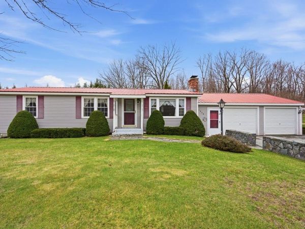 1808 East Road, Bennington, VT 05201