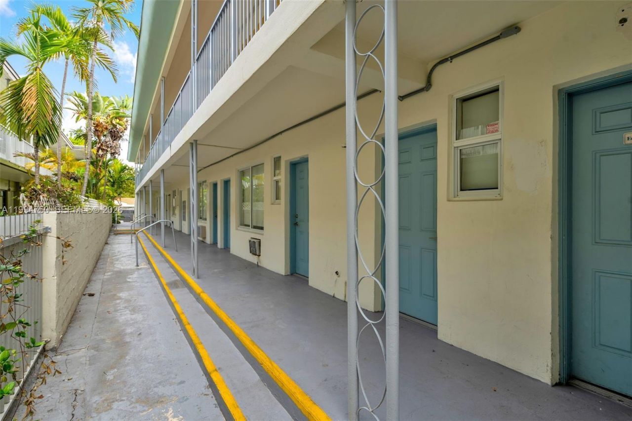 1214 Alton Rd, Miami Beach, FL 33139 Photo