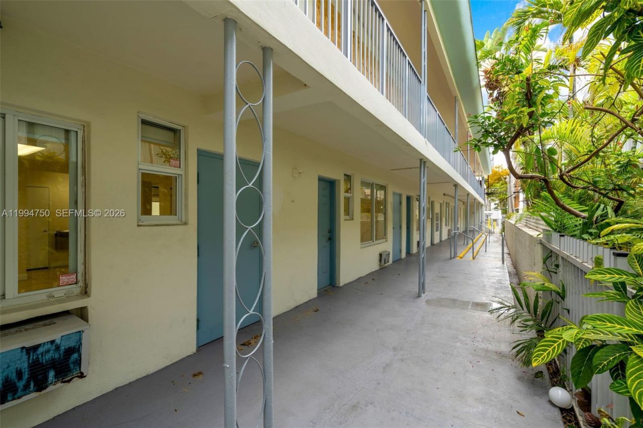 1214 Alton Rd, Miami Beach, FL 33139 Photo