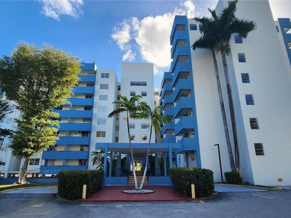 5050 NW 7th St, Unit 210, Miami, FL 33126