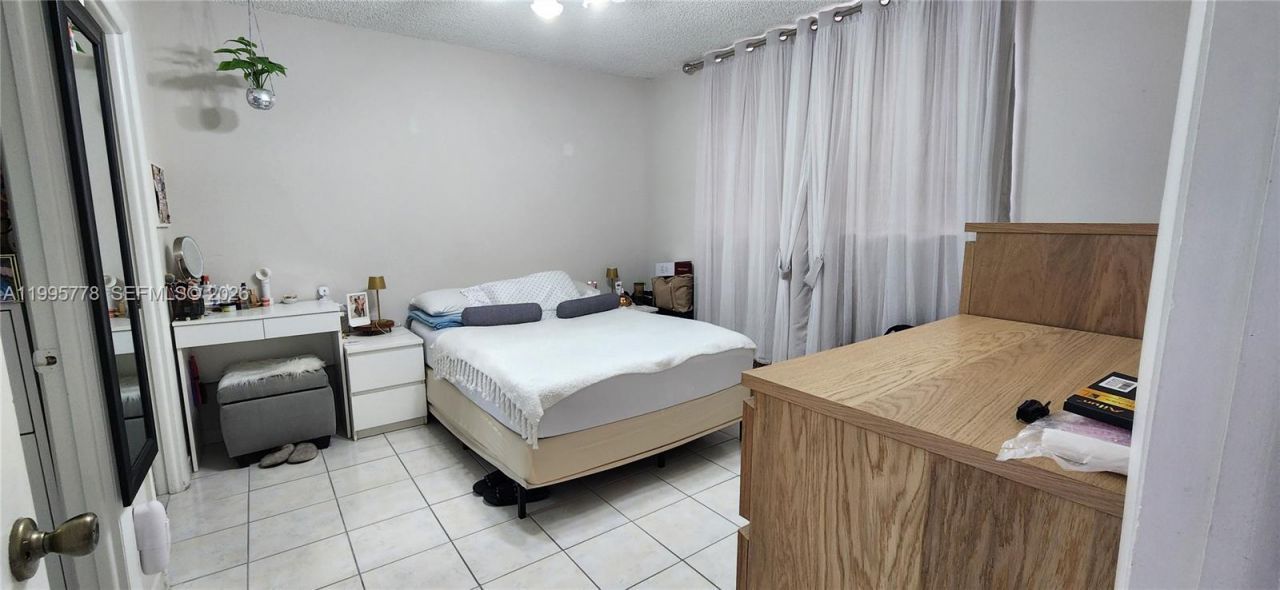 5050 NW 7th St, Unit 210, Miami, FL 33126 Photo