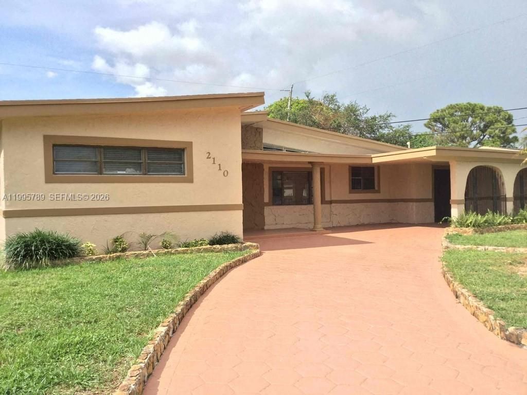 2110 NW 185th Ter, Miami Gardens, FL 33056 Photo