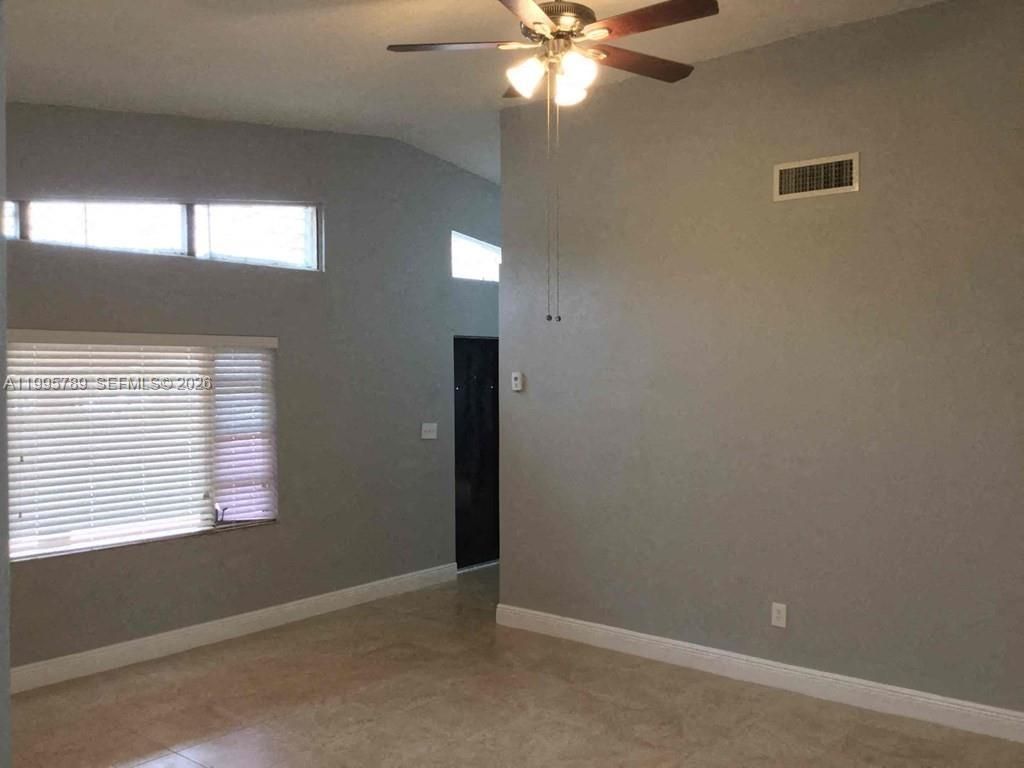 2110 NW 185th Ter, Miami Gardens, FL 33056 Photo