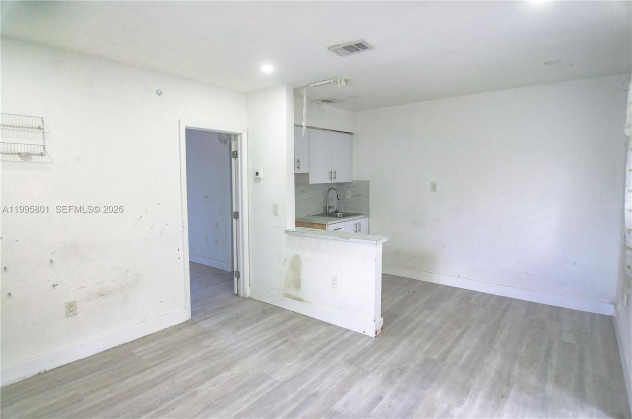 270 NW 35th St, Miami, FL 33127 Photo