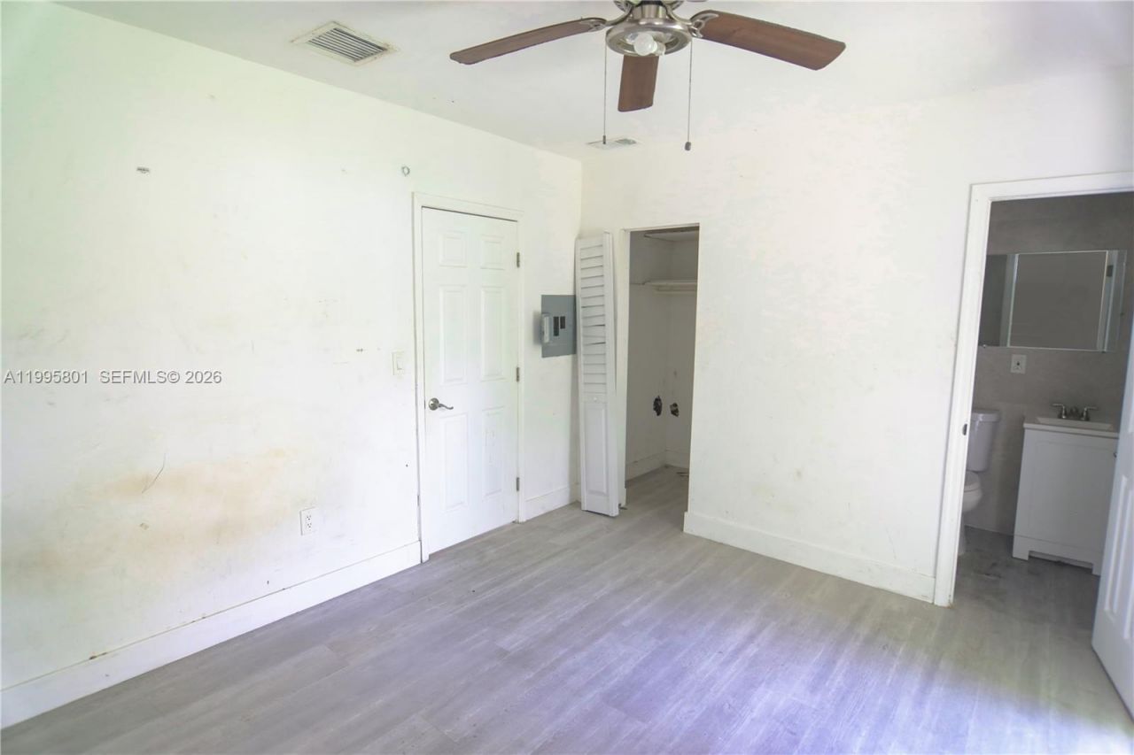 270 NW 35th St, Miami, FL 33127 Photo