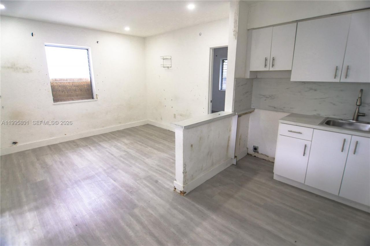 270 NW 35th St, Miami, FL 33127 Photo