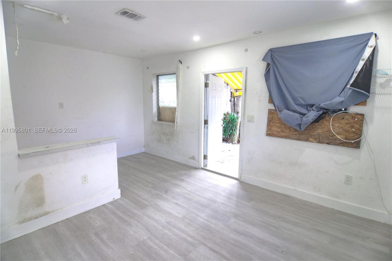 270 NW 35th St, Miami, FL 33127 Photo