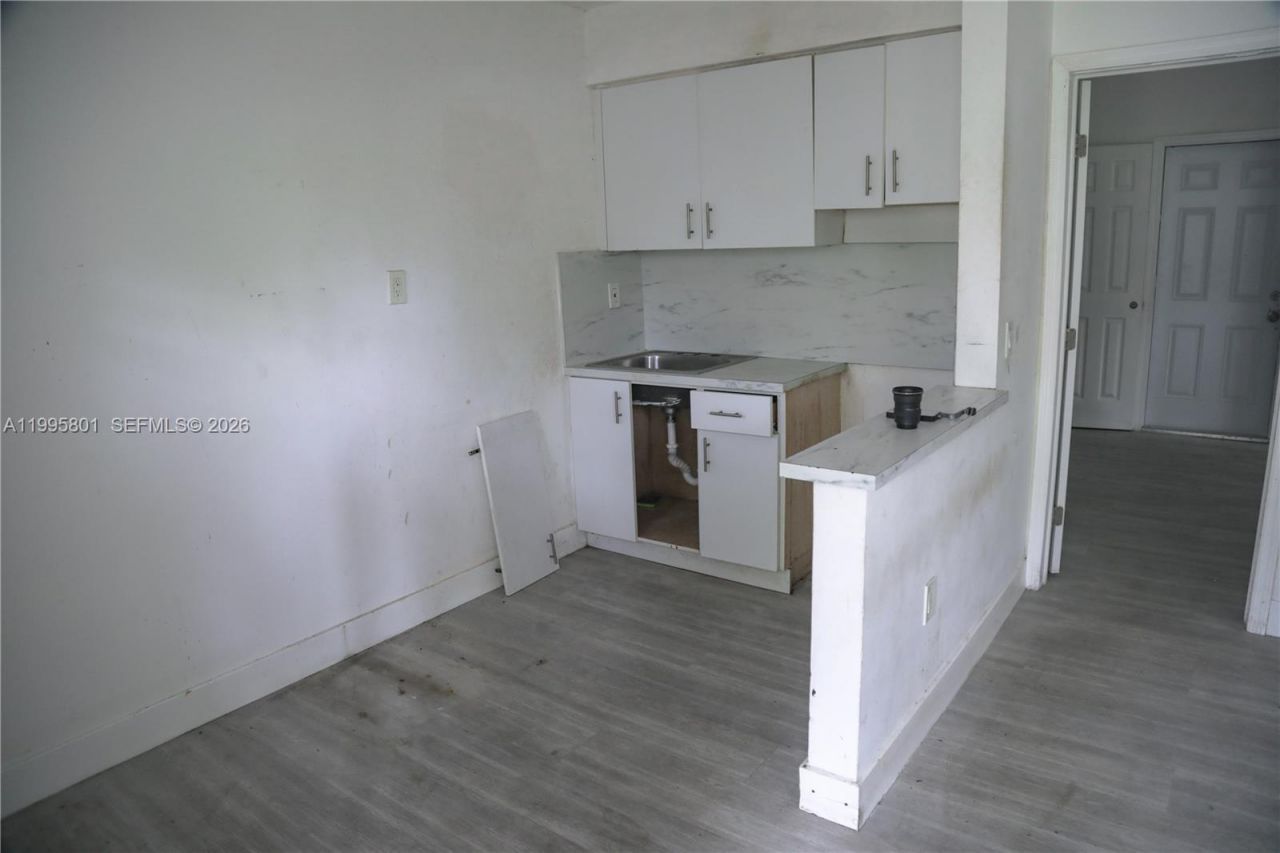 270 NW 35th St, Miami, FL 33127 Photo