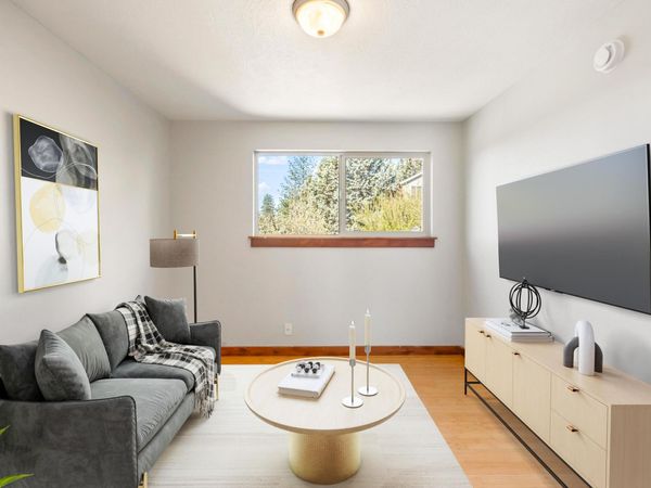 1030 NW Roanoke Avenue, Unit APT 14, Bend, OR 97703