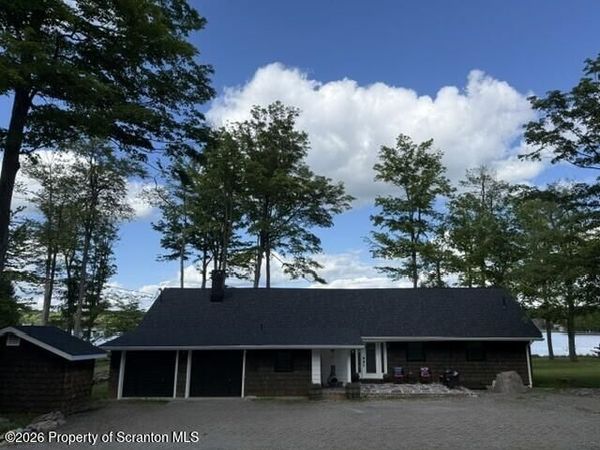 1224 Pocono Drive, Gouldsboro, PA 18424