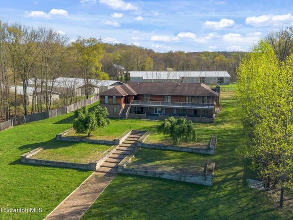 434 Hemlock Road, Waymart, PA 18472