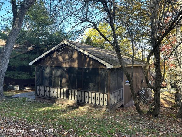 65 Fall Lane Lane, Union Dale, PA 18470