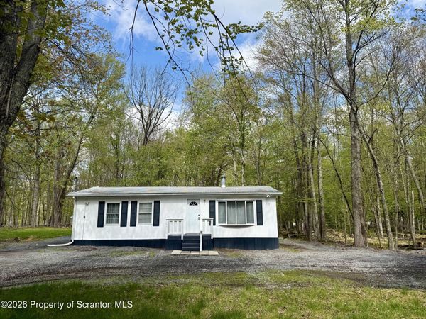 86 Windsor Road, Hawley, PA 18428