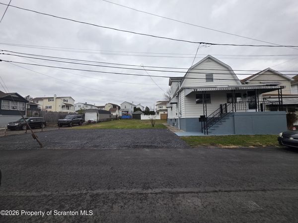 17 E Charles Street, Plains, PA 18705