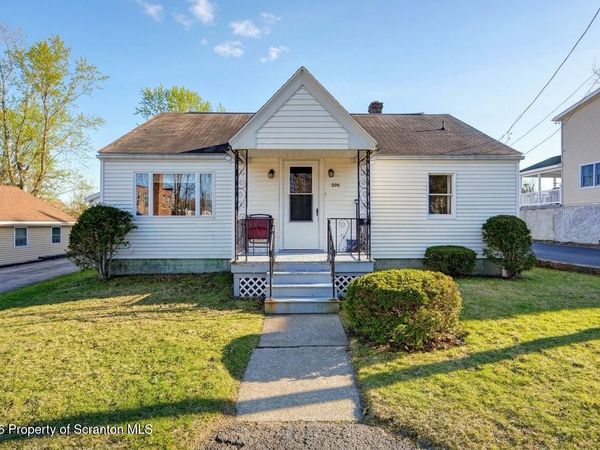 205 Academy Street, Moscow, PA 18444