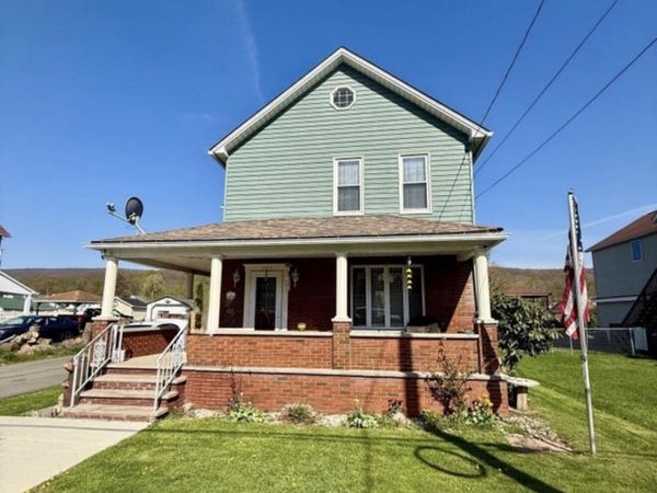 727 Lackawanna Avenue, Mayfield, PA 18433