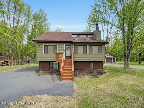 19 Woodcrest Lane, Lake Ariel, PA 18436