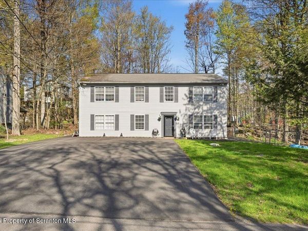 2731 Bonnyview Lane, Tobyhanna, PA 18466
