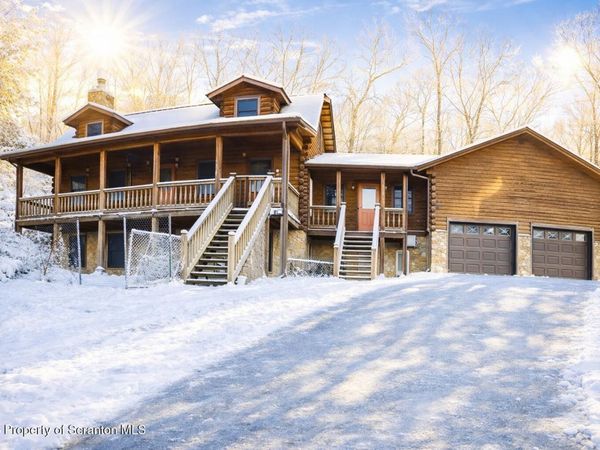 38 Cedar Ridge, Hawley, PA 18428