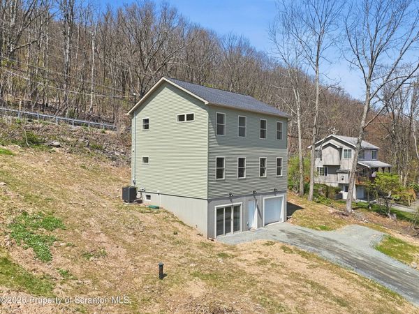 7 1/2 LakeView Drive, Tunkhannock, PA 18657
