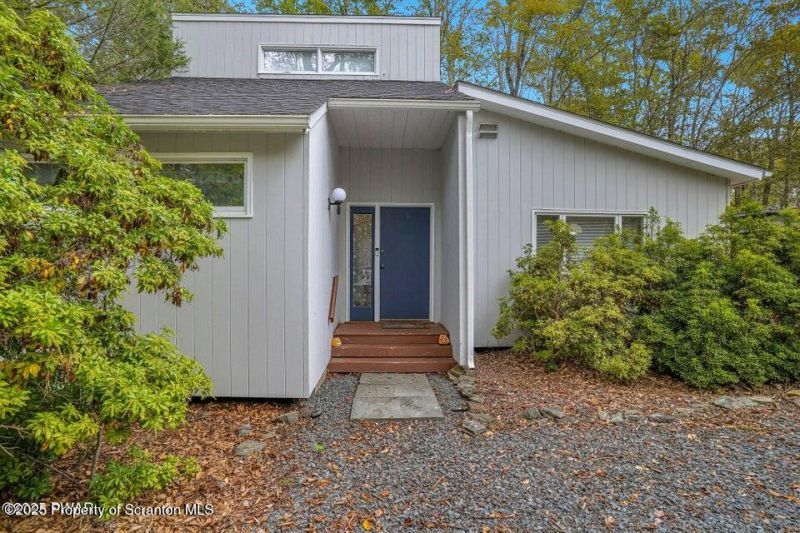 Please Call, Lake Ariel, PA 18436