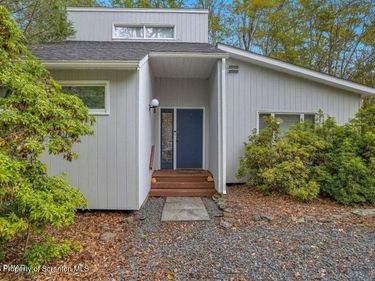 1045 Mountain Top Drive , Lake Ariel, PA 18436