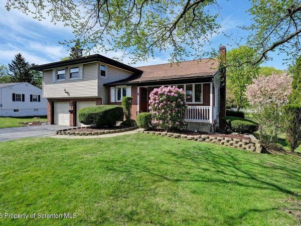 506 Tulip Circle, Clarks Summit, PA 18411