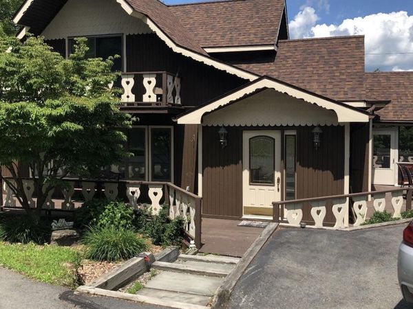 15 Fall Place, Union Dale, PA 18470