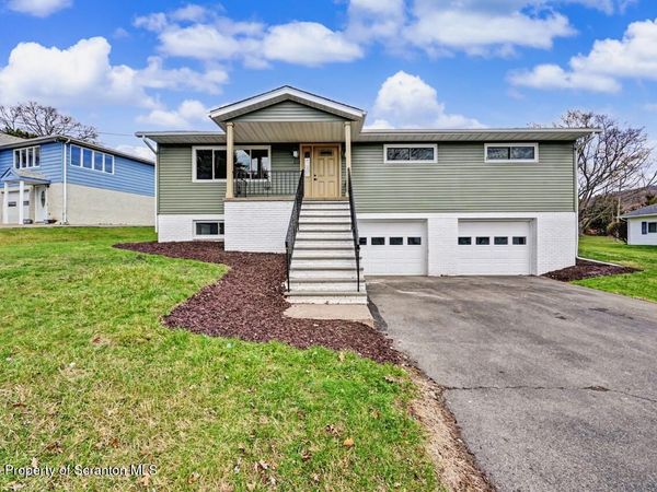 104 Barry Drive, South Abington Twp, PA 18411