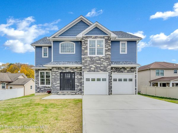 11 Riverview Drive, Jessup, PA 18434