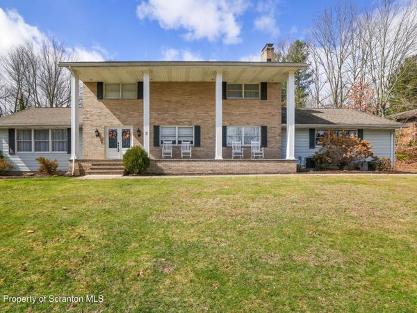 3 Old Mill Road, Jermyn, PA 18433