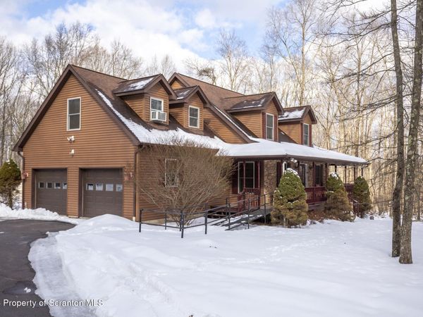 1007 Sierra Court, Hawley, PA 18428