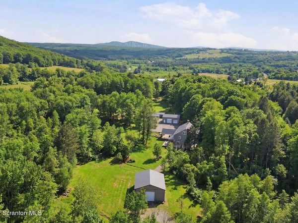 144 Crosstown Highway, Union Dale, PA 18470