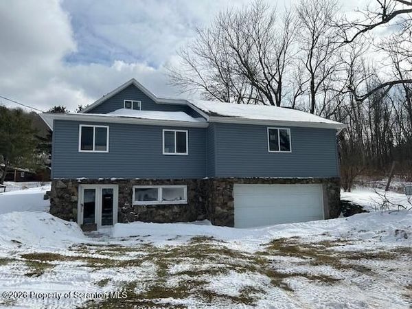 228 Carey Road, Jermyn, PA 18433