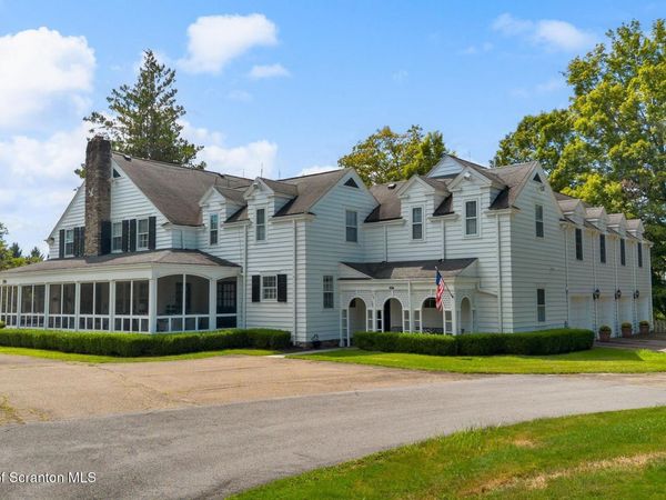 2037 W La Plume Road, La Plume, PA 18440