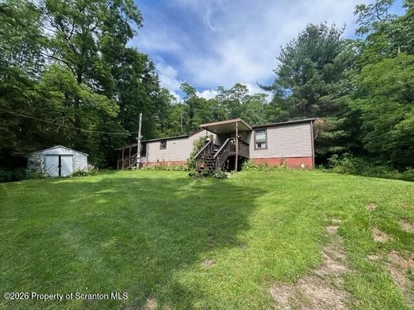 238 Hamlin Highway, Moscow, PA 18444