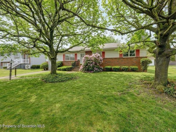 730 Sunset Drive, Dickson City, PA 18519