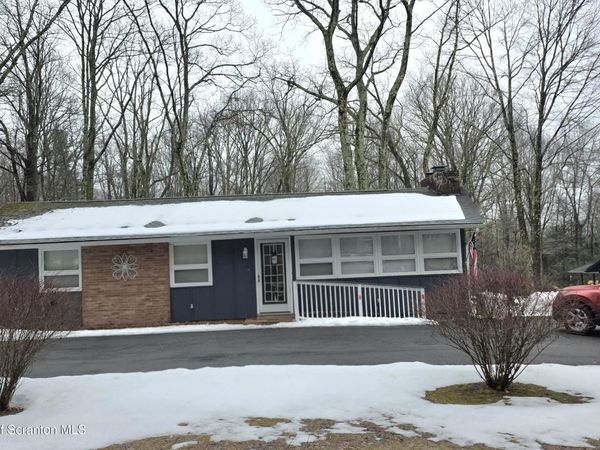 7113 Spruce Lane, Cresco, PA 18326