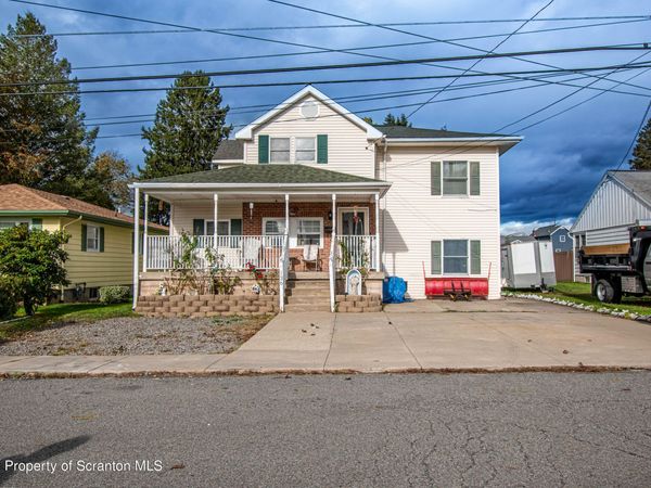 136 East Street, Eynon, PA 18403