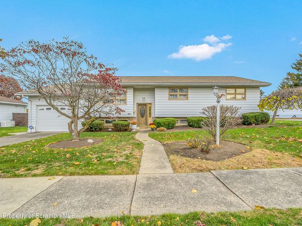 807 Marion Lane, Moosic, PA 18507