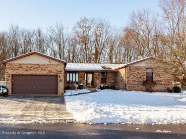 121 Red Coat Lane , Hanover Twp, PA 18706