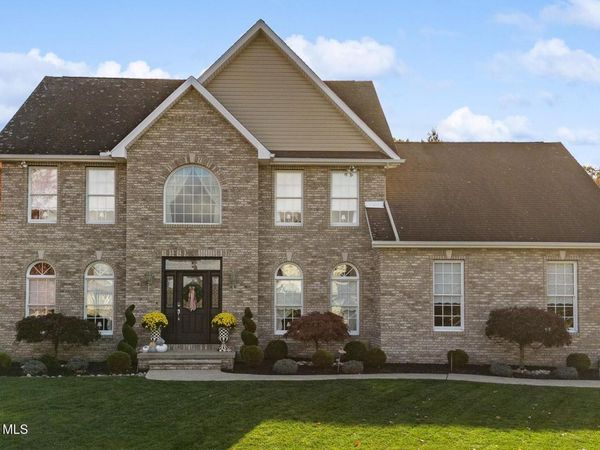 9 Oneill Drive, Moosic, PA 18507