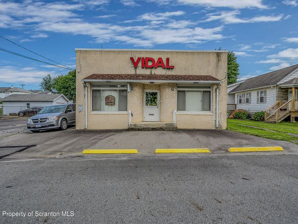 214 George Street, Throop, PA 18512