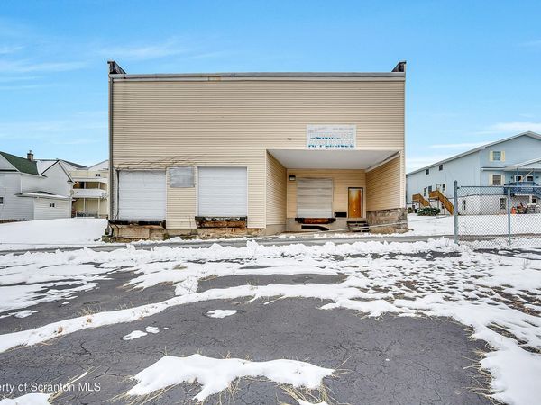 531 George Street, Throop, PA 18512