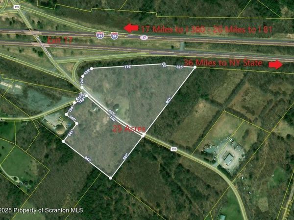 218 Twin Rocks Road, Sterling Twp, PA 18463