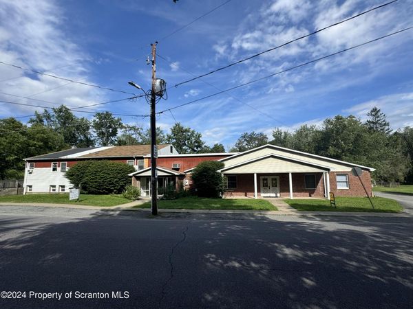 423 Center Street, Clarks Summit, PA 18411