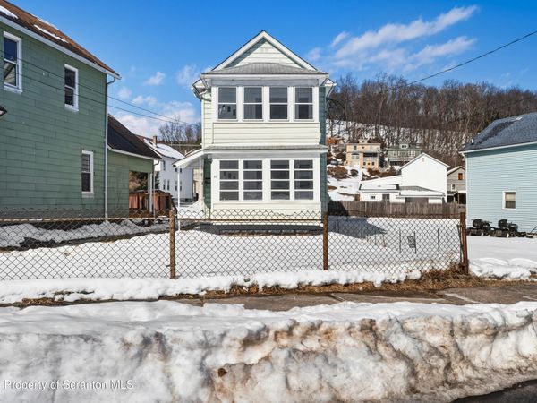 28 Coal Street, Glen Lyon, PA 18617