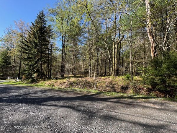 201 Sharon Lane, Thornhurst, PA 18424